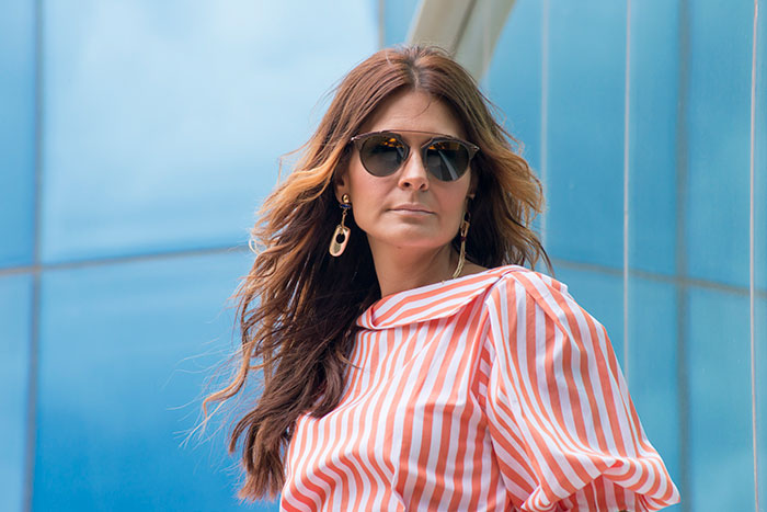 La bloguera Erika, de Los Sueños de Valeria, posa en exclusiva con las gafas Christian Dior