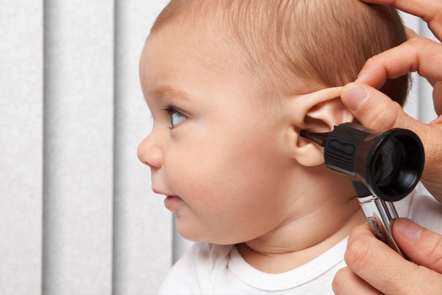 Cómo limpiar los oídos a un bebé? - Descubre el mejor método de limpieza  para tu pequeño